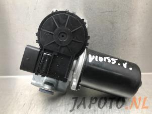 Used Front wiper motor Kia Cee'd (JDB5) 1.0i T-GDi 12V 120 Price € 59,95 Margin scheme offered by Japoto Parts B.V.