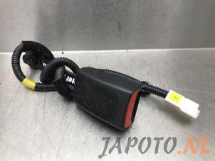 Usagé Insertion ceinture de sécurité avant droite Kia Cee'd (JDB5) 1.0i T-GDi 12V 120 Prix € 24,95 Règlement à la marge proposé par Japoto Parts B.V.