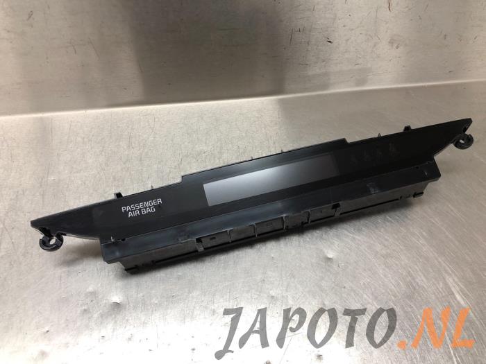 Begagnade Klocka Kia Cee'd (JDB5) 1.0i T-GDi 12V 120 Pris € 26,24 Marginaltabell erbjuds av Japoto Parts B.V.