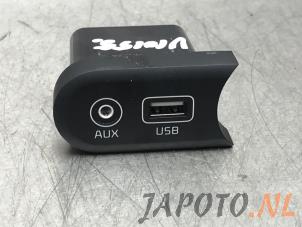 Used AUX / USB connection Kia Cee'd (JDB5) 1.0i T-GDi 12V 120 Price € 19,95 Margin scheme offered by Japoto Parts B.V.