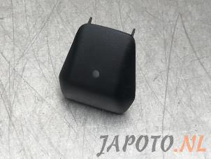 Usados Sensor de luz Kia Cee'd (JDB5) 1.0i T-GDi 12V 120 Precio € 24,99 Norma de margen ofrecido por Japoto Parts B.V.