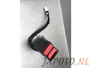 Used Rear seatbelt buckle, left Kia Cee'd (JDB5) 1.0i T-GDi 12V 120 Price € 19,95 Margin scheme offered by Japoto Parts B.V.