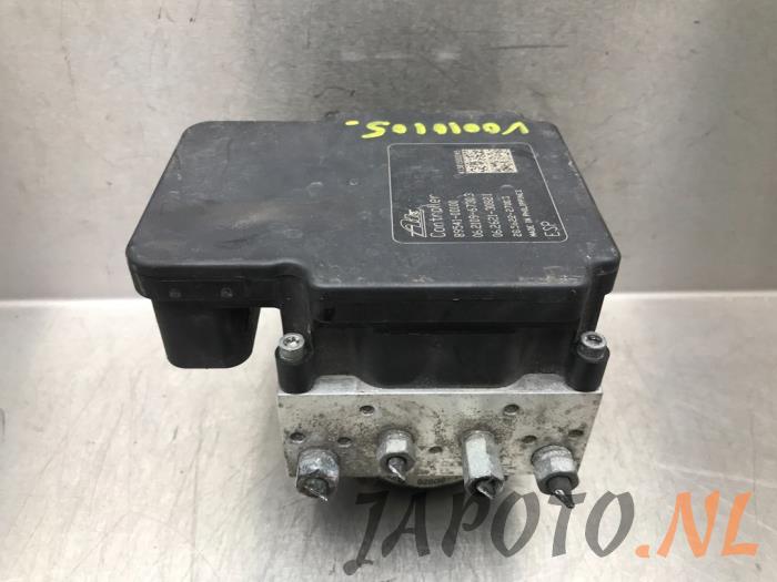 Begagnade ABS-pump Toyota Yaris III (P13) 1.4 D-4D-F Pris € 78,70 Marginaltabell erbjuds av Japoto Parts B.V.