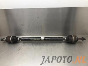 Used Front drive shaft, right Kia Cee'd Sportswagon (JDC5) 1.6 CRDi 16V VGT Price € 99,95 Margin scheme offered by Japoto Parts B.V.
