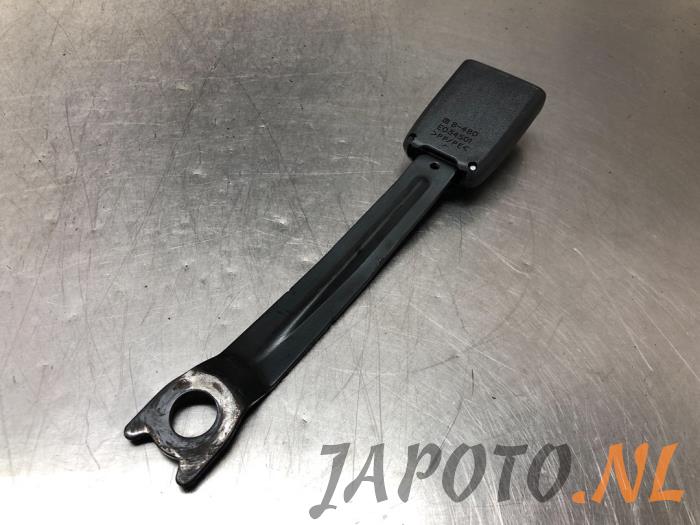 Front seatbelt buckle, right from a Toyota Aygo (B10) 1.0 12V VVT-i 2009