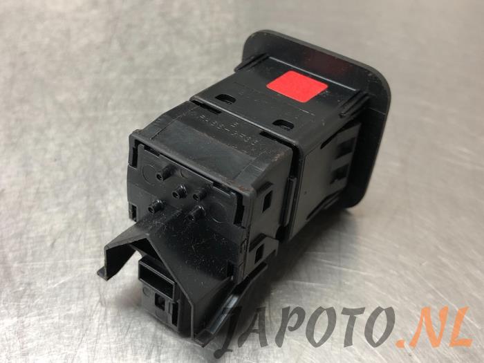 Airbag lock from a Toyota Auris (E18) 1.4 D-4D-F 16V 2013