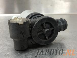 Used Windscreen washer pump Toyota Auris (E18) 1.4 D-4D-F 16V Price € 19,95 Margin scheme offered by Japoto Parts B.V.
