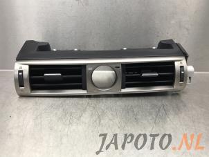Używane Kratka wentylacyjna deski rozdzielczej Lexus IS (E3) Cena € 39,99 Procedura marży oferowane przez Japoto Parts B.V.