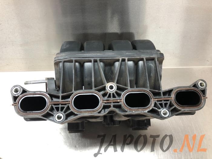 Intake manifold from a Suzuki Vitara (LY/MY) 1.6 16V VVT 2015