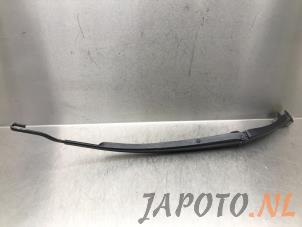 Used Front wiper arm Lexus IS (E3) Price € 25,00 Margin scheme offered by Japoto Parts B.V.