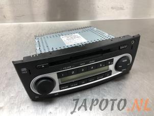 Usados Reproductor de CD y radio Mitsubishi Colt (Z2/Z3) 1.3 16V Precio € 39,95 Norma de margen ofrecido por Japoto Parts B.V.