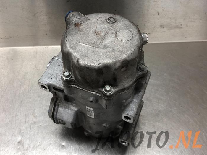 Usagé Pompe clim Lexus IS (E3) Prix € 236,20 Règlement à la marge proposé par Japoto Parts B.V.