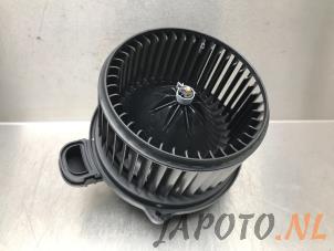 Gebrauchte Heizung Belüftungsmotor Kia Stonic (YB) 1.0i T-GDi 12V Eco-Dynamics+ Preis € 74,95 Margenregelung angeboten von Japoto Parts B.V.
