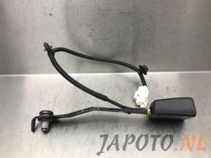 Gebrauchte Sicherheitsgurt Schließe links vorne Kia Stonic (YB) 1.0i T-GDi 12V Eco-Dynamics+ Preis € 39,95 Margenregelung angeboten von Japoto Parts B.V.