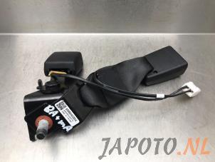 Gebrauchte Sicherheitsgurt Schließe rechts hinten Kia Stonic (YB) 1.0i T-GDi 12V Eco-Dynamics+ Preis € 39,95 Margenregelung angeboten von Japoto Parts B.V.