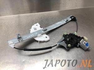 Używane Mechanizm szyby lewej tylnej wersja 4-drzwiowa Kia Stonic (YB) 1.0i T-GDi 12V Eco-Dynamics+ Cena € 99,95 Procedura marży oferowane przez Japoto Parts B.V.