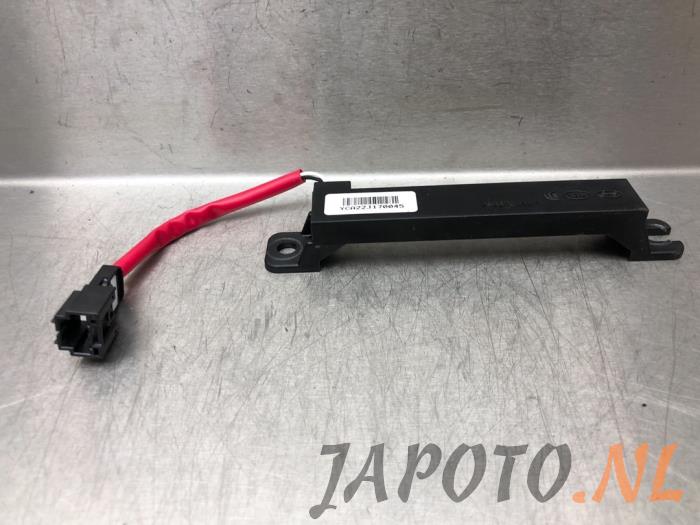 Używane Keyless Entry-Antena Kia Stonic (YB) 1.0i T-GDi 12V Eco-Dynamics+ Cena € 20,95 Procedura marży oferowane przez Japoto Parts B.V.