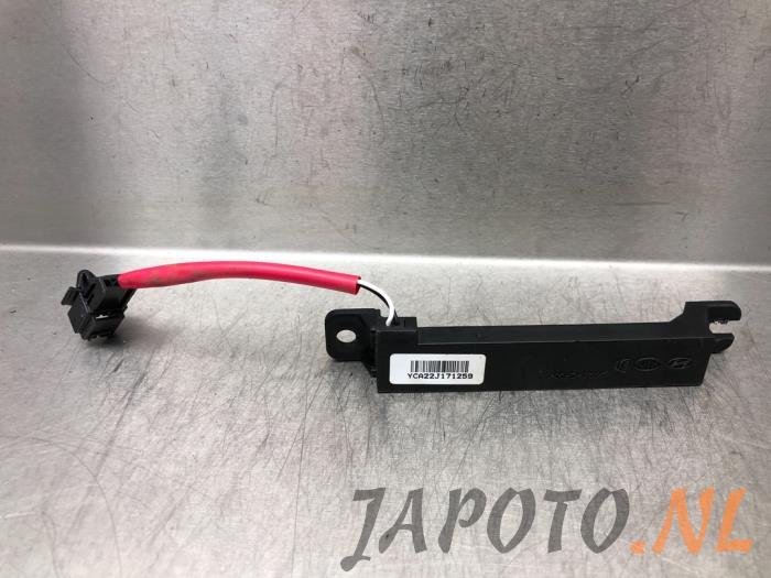 Używane Keyless Entry-Antena Kia Stonic (YB) 1.0i T-GDi 12V Eco-Dynamics+ Cena € 20,95 Procedura marży oferowane przez Japoto Parts B.V.