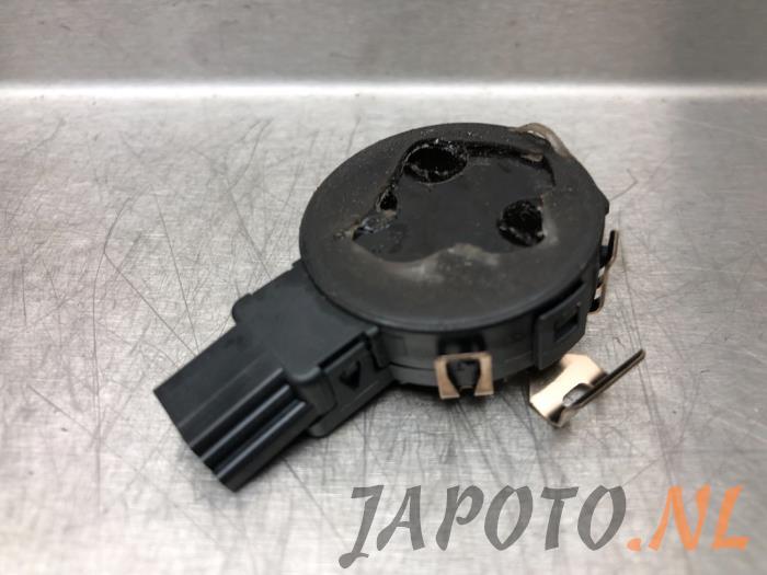 Begagnade Ljussensor Kia Stonic (YB) 1.0i T-GDi 12V Eco-Dynamics+ Pris € 26,20 Marginaltabell erbjuds av Japoto Parts B.V.