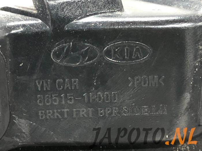 Soporte de parachoques izquierda delante de un Kia Venga 1.6 CRDi VGT 16V 2014