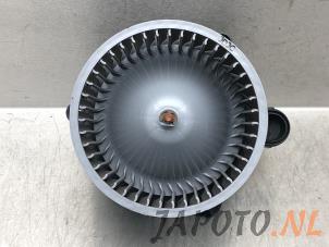 Usados Motor de ventilador de calefactor Kia Venga 1.6 CRDi VGT 16V Precio € 29,95 Norma de margen ofrecido por Japoto Parts B.V.