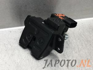 Used Tailgate lock mechanism Kia Venga 1.6 CRDi VGT 16V Price € 49,95 Margin scheme offered by Japoto Parts B.V.