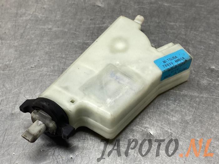 Fuel tank cap lock
