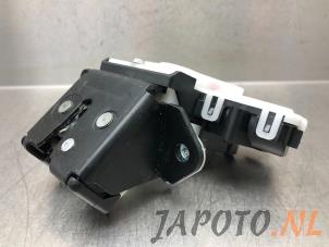 Używane Mechanizm zamka tylnej klapy Mazda CX-5 (KE,GH) 2.0 SkyActiv-G 160 16V 4WD Cena € 49,95 Procedura marży oferowane przez Japoto Parts B.V.