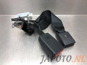 Usagé Insertion ceinture de sécurité arrière gauche Mazda CX-5 (KE,GH) 2.0 SkyActiv-G 160 16V 4WD Prix € 19,95 Règlement à la marge proposé par Japoto Parts B.V.