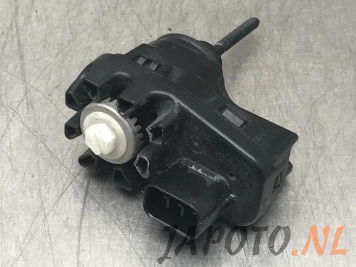 Używane Silnik reflektora Mazda CX-5 I (KE,GH) 2.0 SkyActiv-G 160 16V 4WD Cena € 26,20 Procedura marży oferowane przez Japoto Parts B.V.