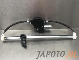 Używane Mechanizm szyby lewej tylnej wersja 4-drzwiowa Mazda CX-5 (KE,GH) 2.0 SkyActiv-G 160 16V 4WD Cena € 44,95 Procedura marży oferowane przez Japoto Parts B.V.