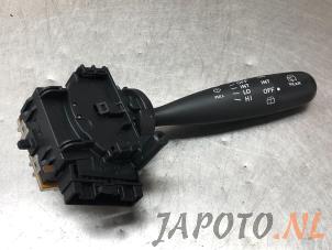 Usados Interruptor de limpiaparabrisas Daihatsu Sirion 2 (M3) 1.3 16V DVVT Precio € 25,00 Norma de margen ofrecido por Japoto Parts B.V.