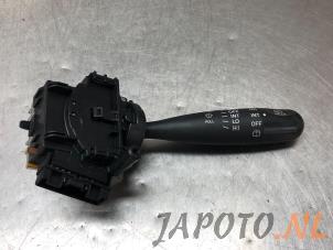 Używane Przelacznik wycieraczki Daihatsu Cuore (L251/271/276) 1.0 12V DVVT Cena € 24,99 Procedura marży oferowane przez Japoto Parts B.V.
