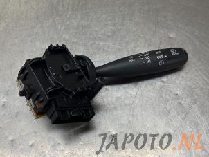 Usagé Commutateur essuie-glace Daihatsu Sirion 2 (M3) 1.0 12V DVVT Prix € 25,00 Règlement à la marge proposé par Japoto Parts B.V.