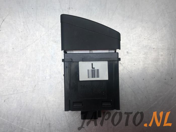 Panic lighting switch from a Kia Rio III (UB) 1.2 CVVT 16V 2012
