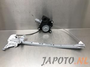 Usagé Mécanique vitre 4portes arrière gauche Toyota RAV4 (A5) 2.5 Hybrid 16V AWD Prix € 69,00 Règlement à la marge proposé par Japoto Parts B.V.