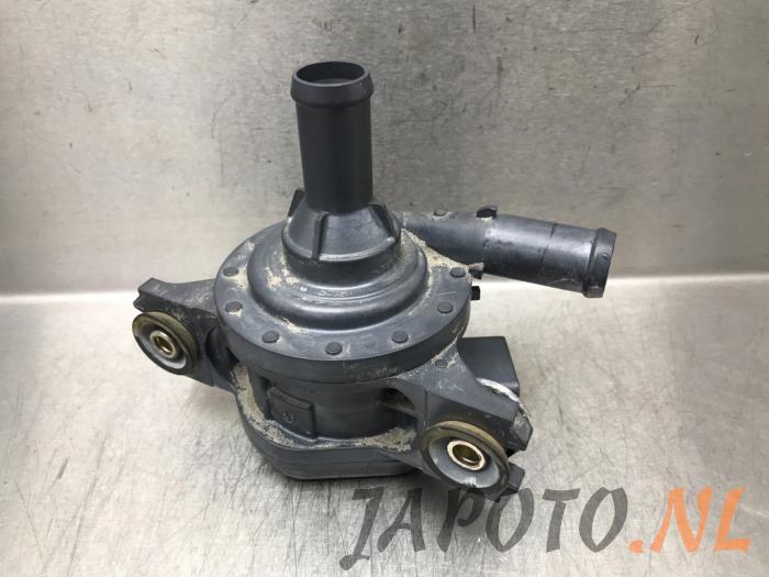 Pompe à eau d'un Toyota RAV4 (A5) 2.5 Hybrid 16V AWD 2019