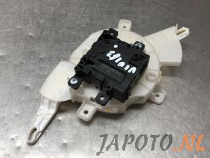 Usagé Clapet chauffage moteur Toyota RAV4 (A5) 2.5 Hybrid 16V AWD Prix € 24,95 Règlement à la marge proposé par Japoto Parts B.V.