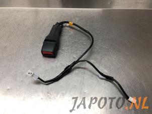 Usagé Insertion ceinture de sécurité avant droite Toyota RAV4 (A5) 2.5 Hybrid 16V AWD Prix € 49,00 Règlement à la marge proposé par Japoto Parts B.V.