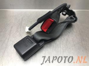 Used Rear seatbelt buckle, right Kia Sportage (SL) 1.6 GDI 16V 4x2 Price € 19,95 Margin scheme offered by Japoto Parts B.V.
