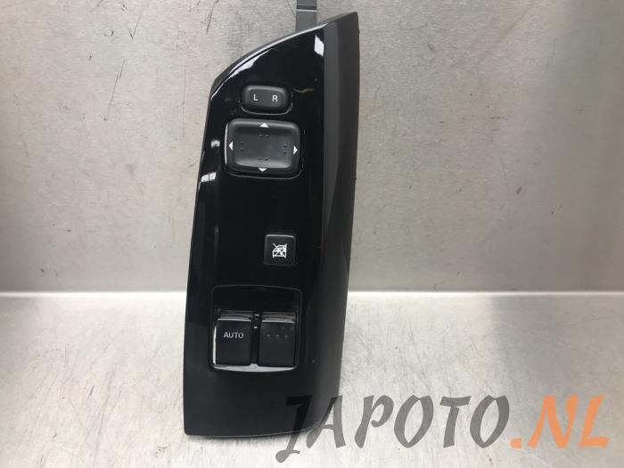 Usados Interruptor combinado de ventanillas Mazda RX-8 (SE17) 1.3 Renesis Precio € 52,49 Norma de margen ofrecido por Japoto Parts B.V.