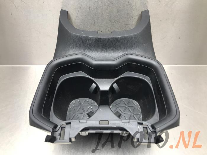 Begagnade Innerdisplay Toyota RAV4 (A5) 2.5 Hybrid 16V AWD Pris € 25,20 Marginaltabell erbjuds av Japoto Parts B.V.