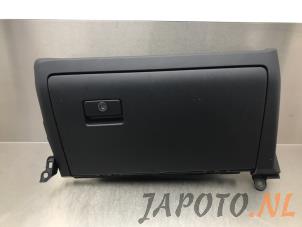Usagé Boîte à gants Toyota RAV4 (A5) 2.5 Hybrid 16V AWD Prix € 99,95 Règlement à la marge proposé par Japoto Parts B.V.