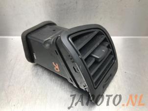 Używane Kratka wentylacyjna boczna Kia Picanto (BA) 1.0 12V Cena € 14,95 Procedura marży oferowane przez Japoto Parts B.V.