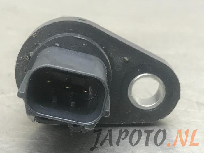 Camshaft sensor from a Mitsubishi Outlander (GF/GG) 2.4 16V PHEV 4x4 2020