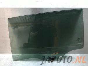 Używane Szyba drzwi lewych tylnych wersja 4-drzwiowa Kia Sportage (SL) 1.6 GDI 16V 4x2 Cena € 49,95 Procedura marży oferowane przez Japoto Parts B.V.