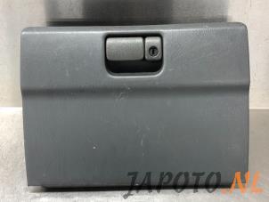 Usagé Boîte à gants Suzuki Jimny Hardtop 1.3i 16V 4x4 Prix € 49,95 Règlement à la marge proposé par Japoto Parts B.V.