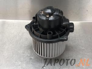 Usados Motor de ventilador de calefactor Suzuki Jimny Hardtop 1.3i 16V 4x4 Precio € 49,95 Norma de margen ofrecido por Japoto Parts B.V.