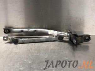 Usagé Mécanique essuie-glace Toyota Aygo (B10) 1.0 12V VVT-i Prix € 19,95 Règlement à la marge proposé par Japoto Parts B.V.
