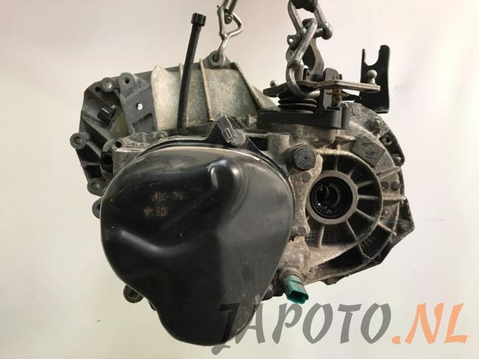 Gearbox from a Nissan Micra (K13) 1.2 12V 2015